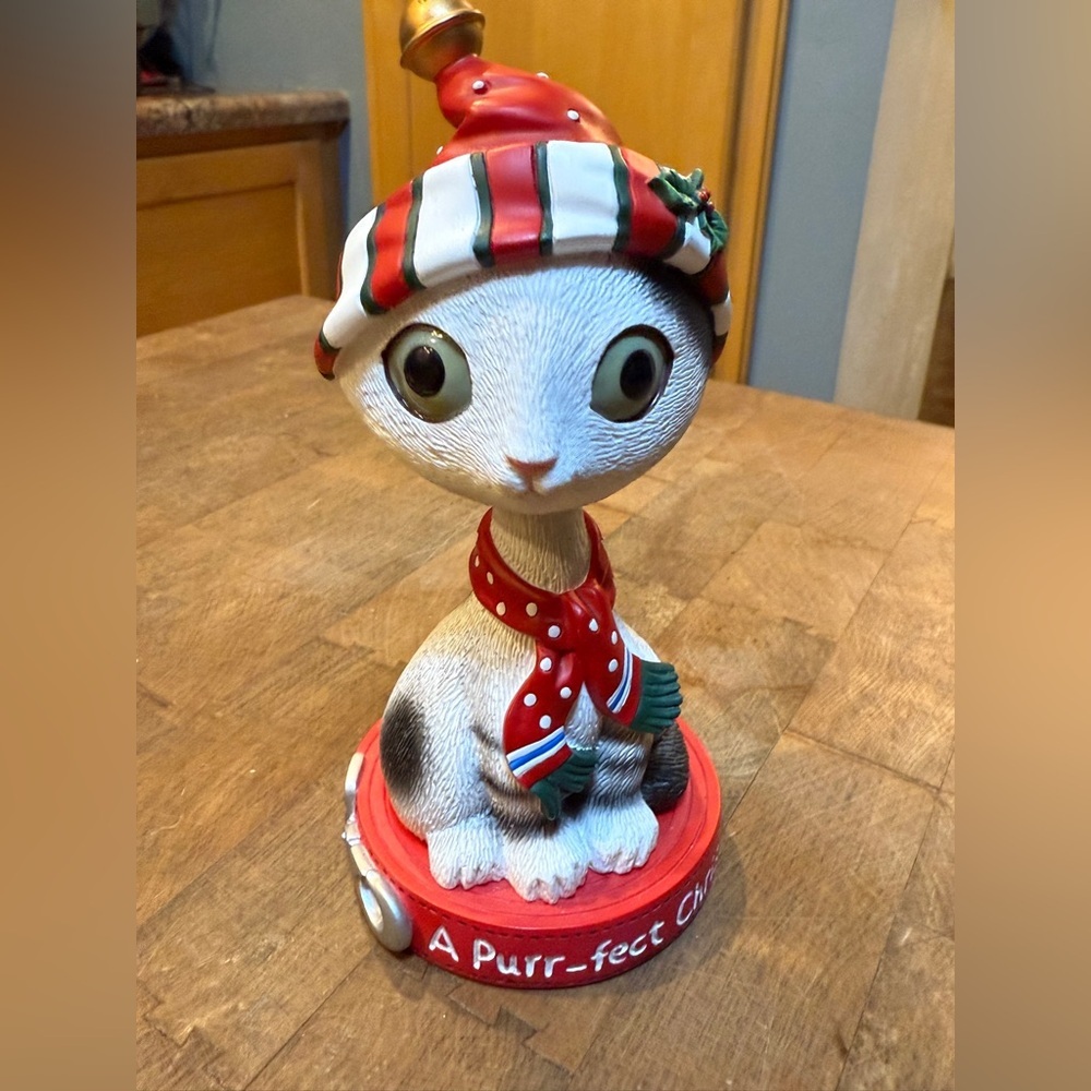 Twisted Whiskers Bobble Head Christmas Cat Figurine Santa A Pur fect  Christmas